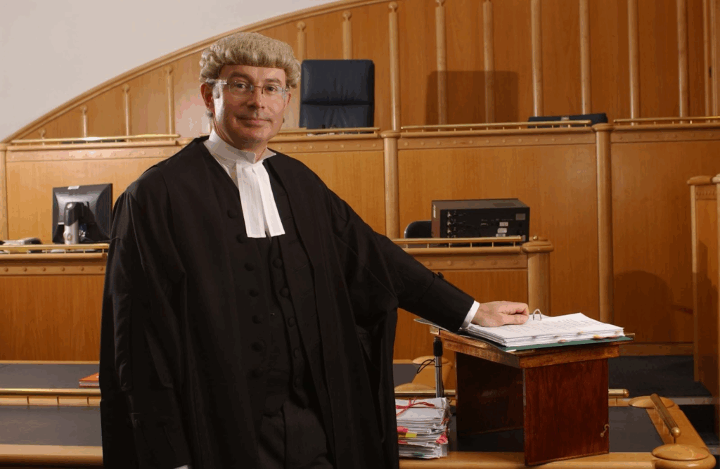 How do barristers provide legal opinions to solicitors?